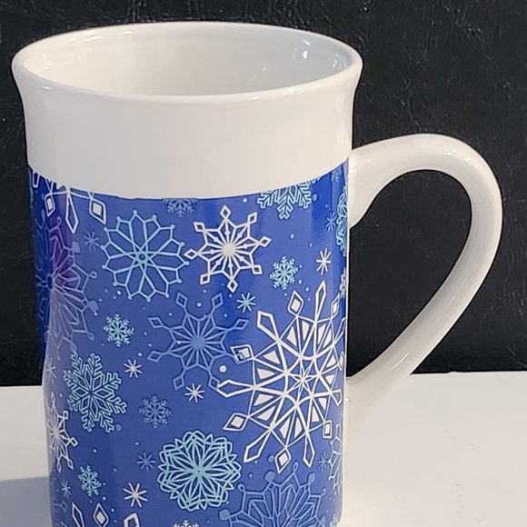 Royal Northfork Blue and White Snowflake Christmas Mug in Box 12 Ounce - Picture 3 of 6